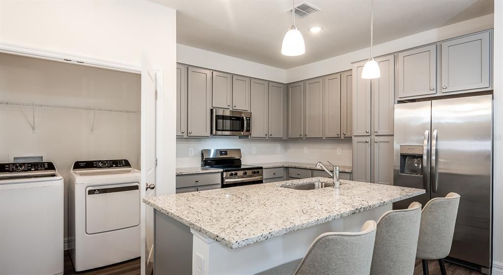 For Rent: $1,669 (1 beds, 1 baths, 726 Square Feet)