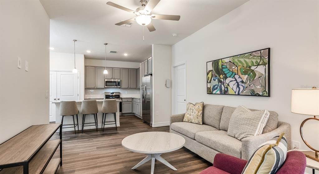 For Rent: $1,669 (1 beds, 1 baths, 726 Square Feet)