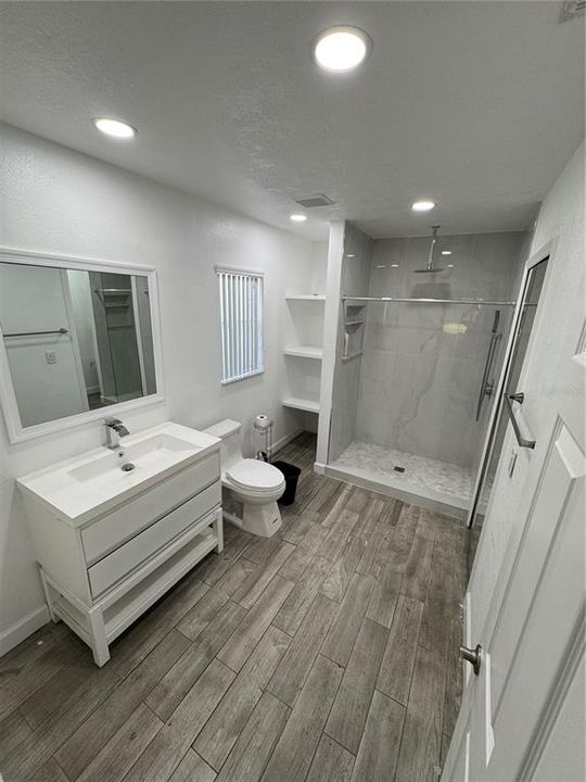 For Sale: $460,000 (4 beds, 2 baths, 1588 Square Feet)