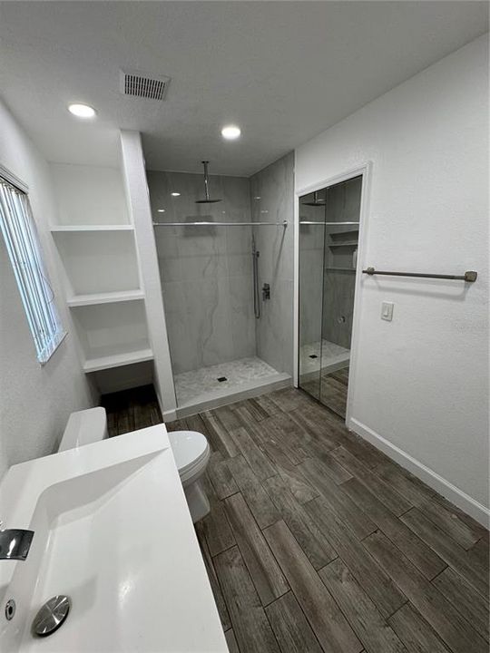 For Sale: $460,000 (4 beds, 2 baths, 1588 Square Feet)