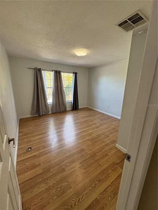 For Sale: $460,000 (4 beds, 2 baths, 1588 Square Feet)