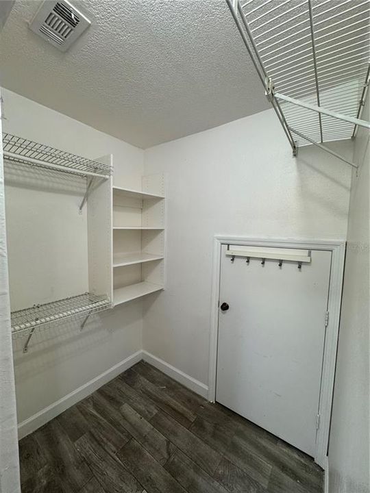 For Sale: $460,000 (4 beds, 2 baths, 1588 Square Feet)