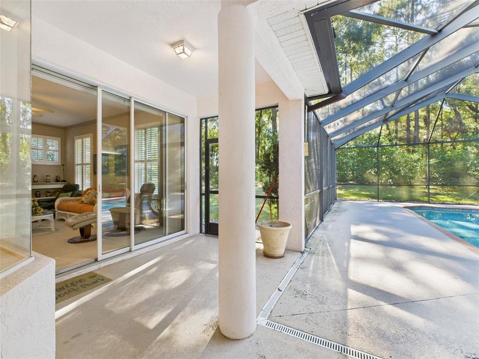 For Sale: $425,000 (3 beds, 2 baths, 2089 Square Feet)