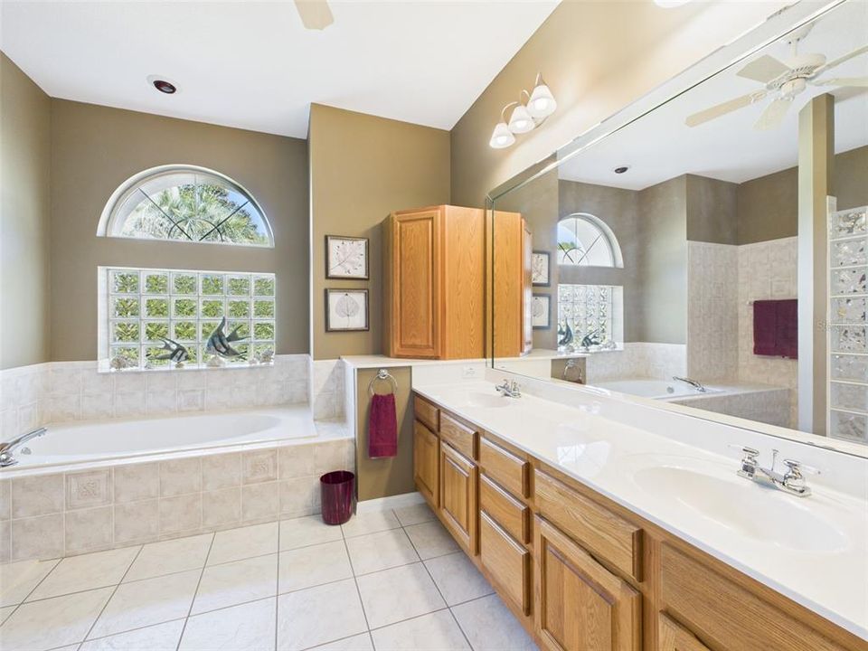 For Sale: $425,000 (3 beds, 2 baths, 2089 Square Feet)