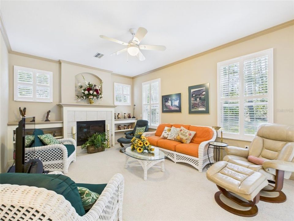 For Sale: $425,000 (3 beds, 2 baths, 2089 Square Feet)