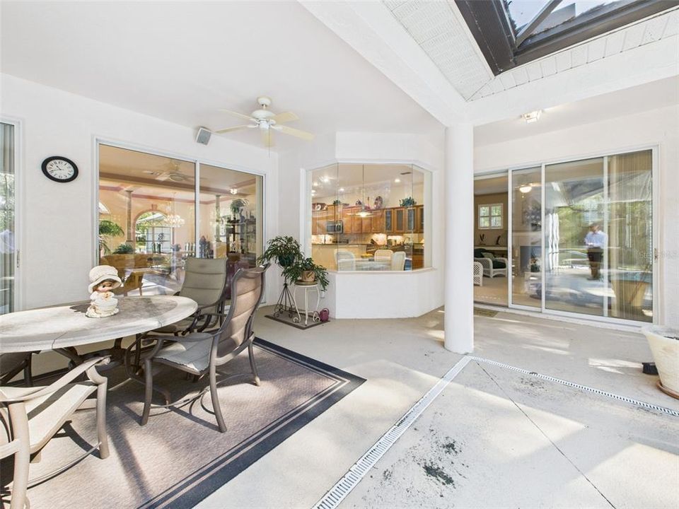 For Sale: $425,000 (3 beds, 2 baths, 2089 Square Feet)