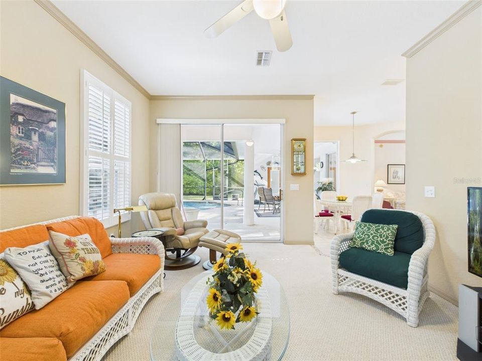 For Sale: $425,000 (3 beds, 2 baths, 2089 Square Feet)