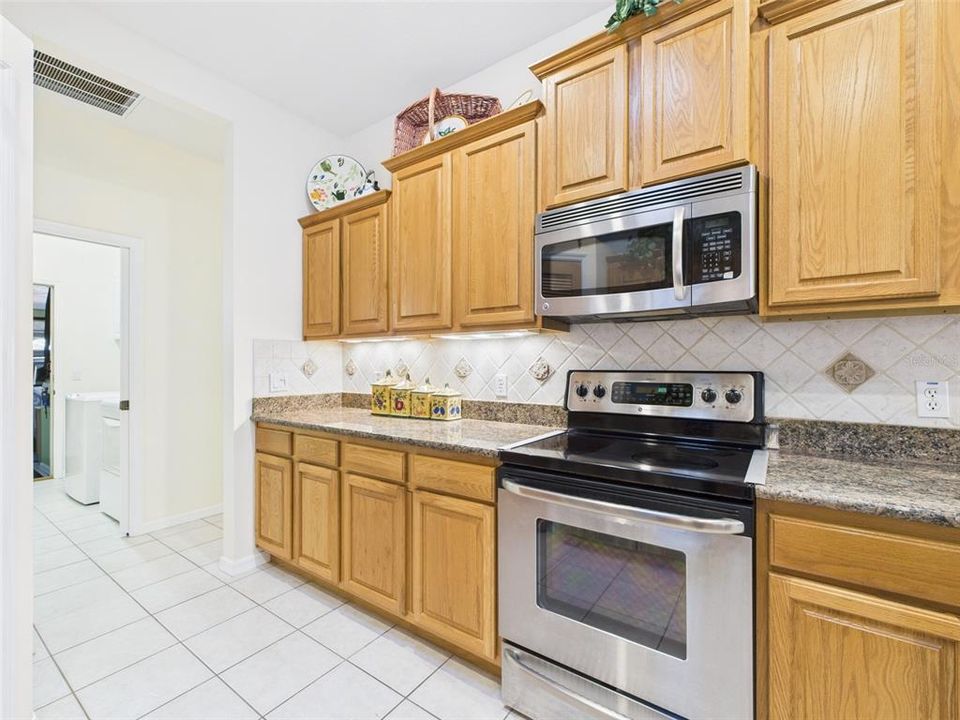 For Sale: $425,000 (3 beds, 2 baths, 2089 Square Feet)