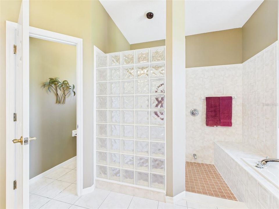 For Sale: $425,000 (3 beds, 2 baths, 2089 Square Feet)