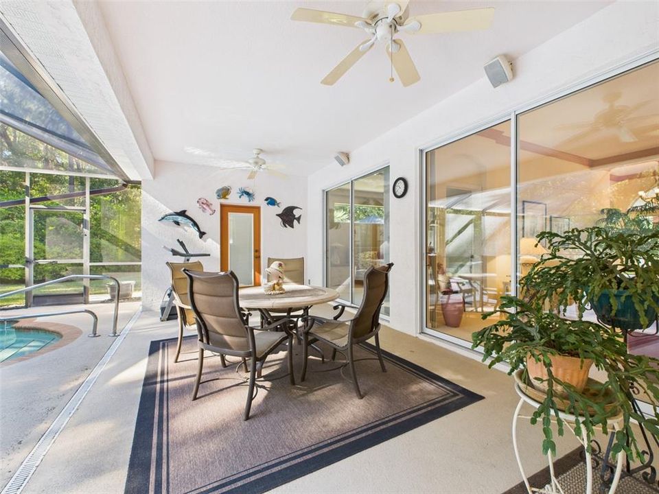 For Sale: $425,000 (3 beds, 2 baths, 2089 Square Feet)