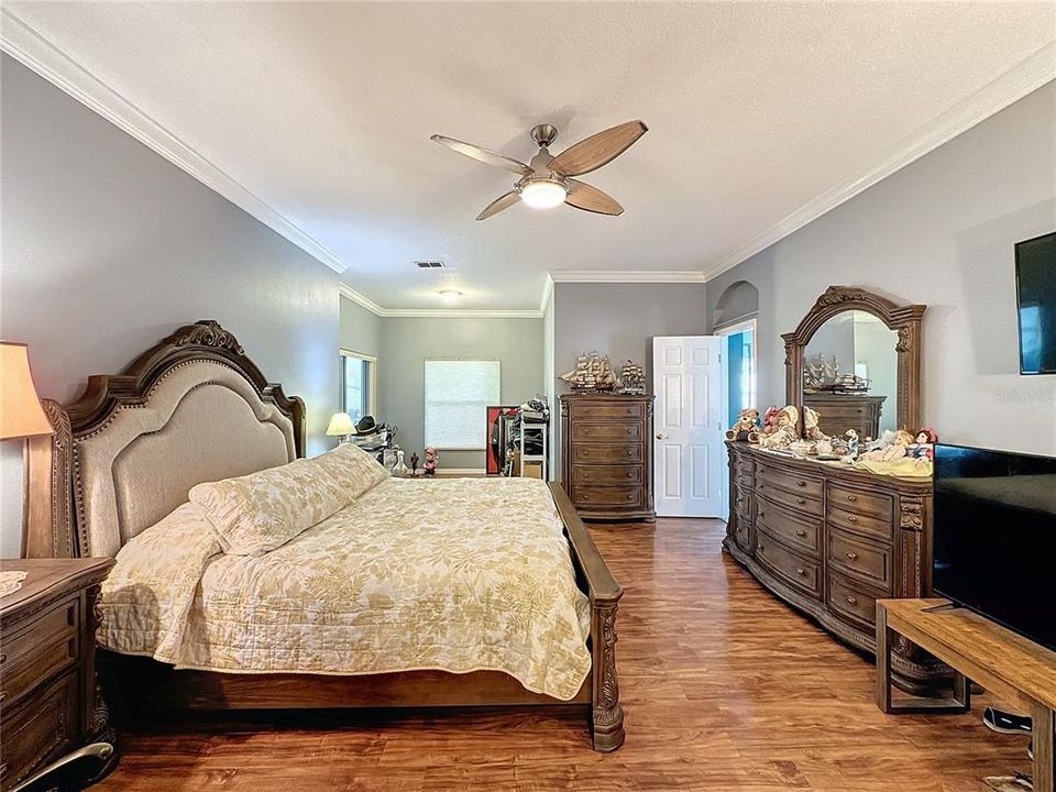 For Sale: $423,500 (3 beds, 3 baths, 2314 Square Feet)