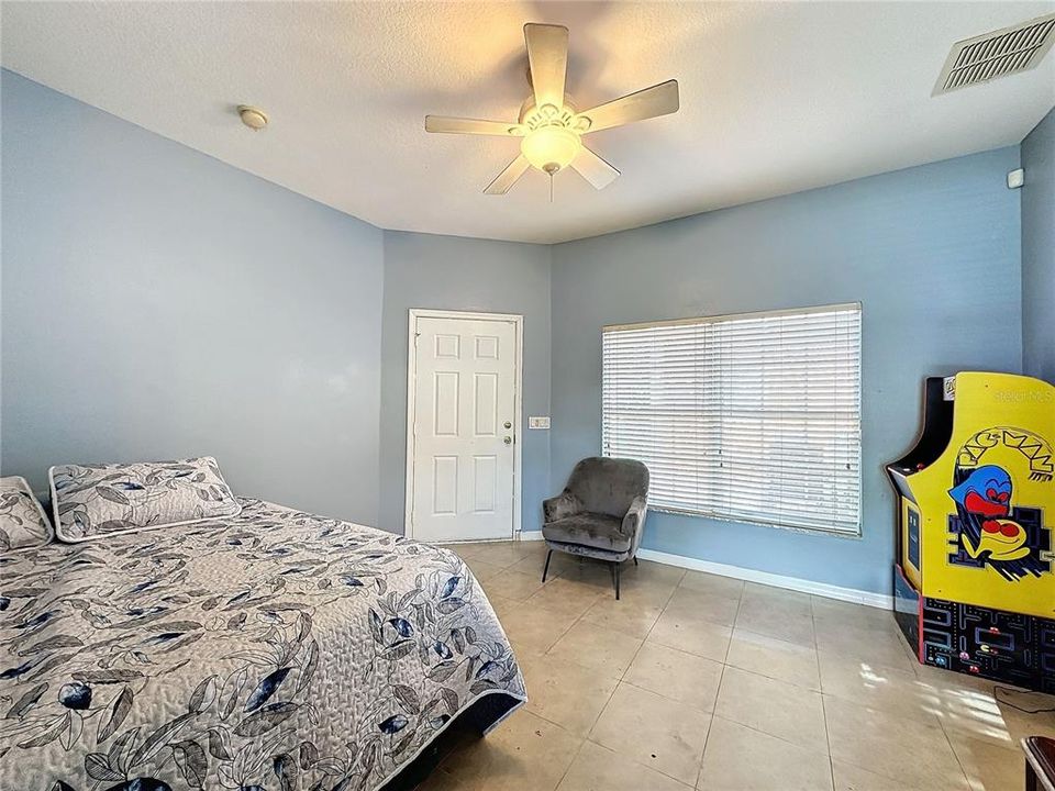 For Sale: $423,500 (3 beds, 3 baths, 2314 Square Feet)