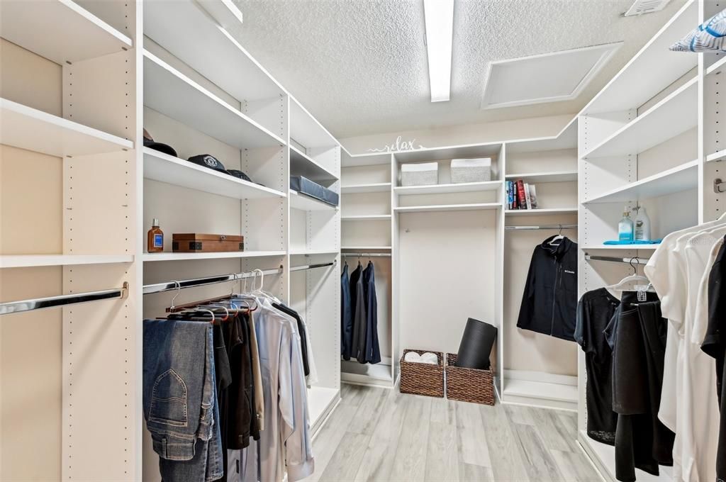 For Sale: $385,000 (2 beds, 2 baths, 1822 Square Feet)