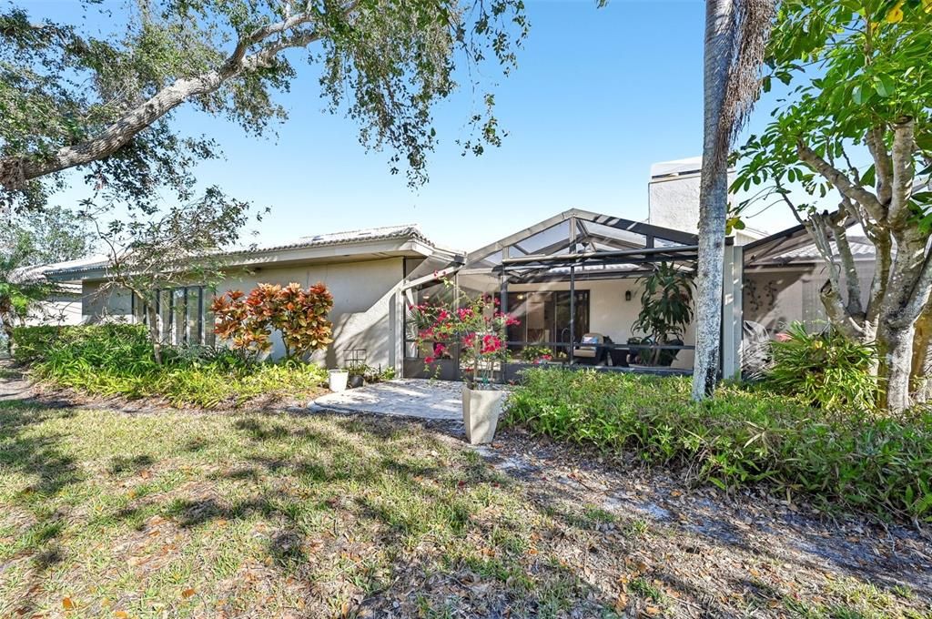 For Sale: $385,000 (2 beds, 2 baths, 1822 Square Feet)