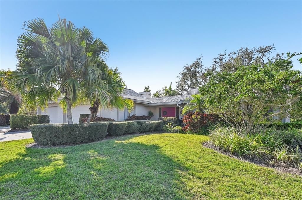 For Sale: $385,000 (2 beds, 2 baths, 1822 Square Feet)