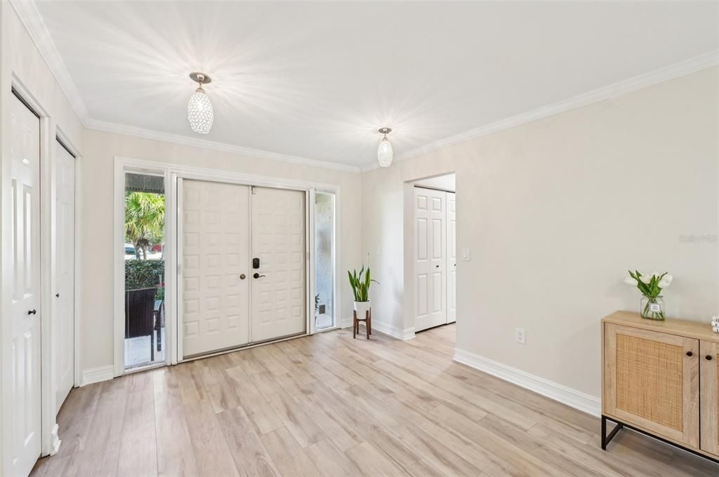 For Sale: $385,000 (2 beds, 2 baths, 1822 Square Feet)