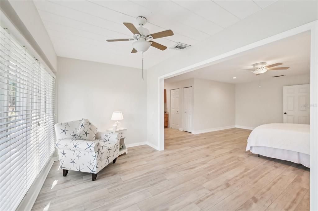 For Sale: $385,000 (2 beds, 2 baths, 1822 Square Feet)