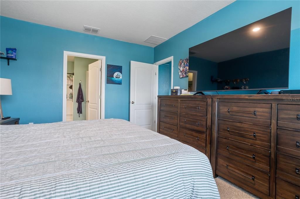 For Sale: $290,000 (4 beds, 2 baths, 1828 Square Feet)