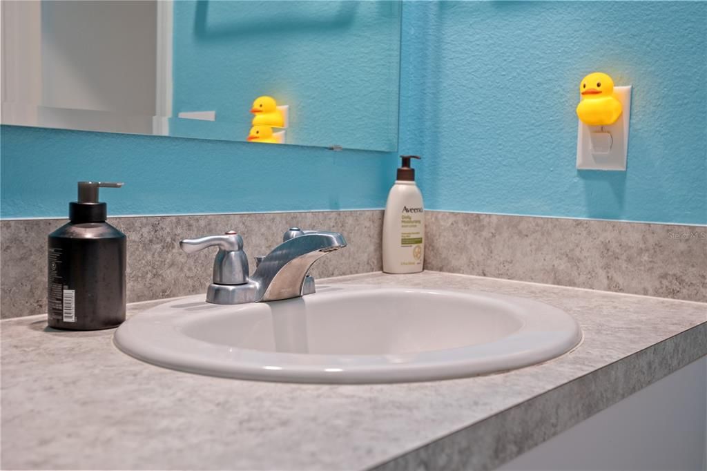 For Sale: $290,000 (4 beds, 2 baths, 1828 Square Feet)