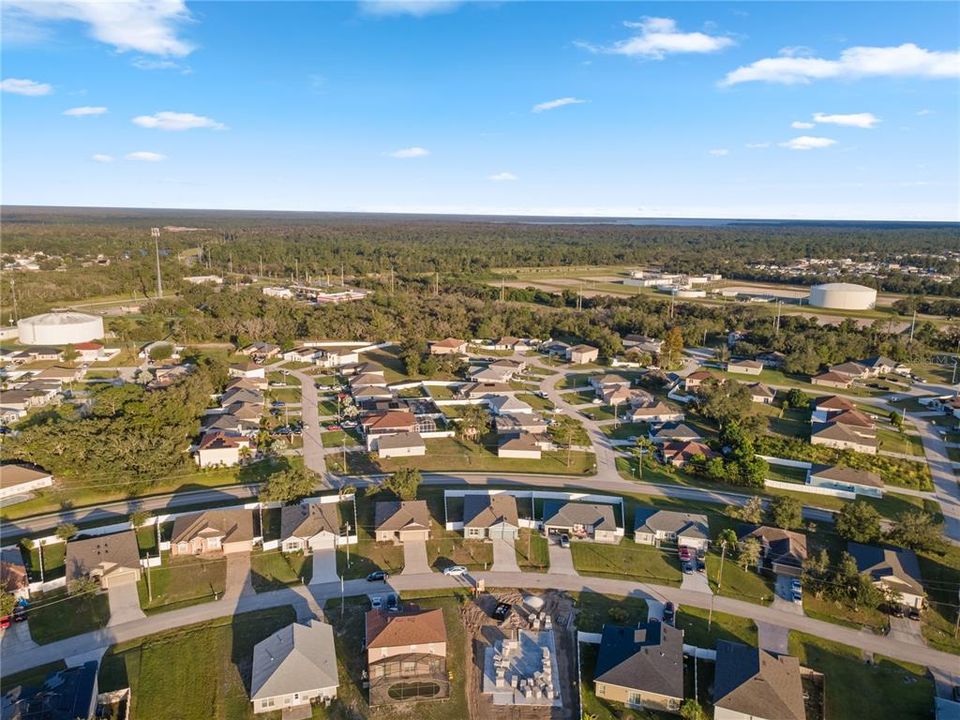 For Sale: $290,000 (4 beds, 2 baths, 1828 Square Feet)