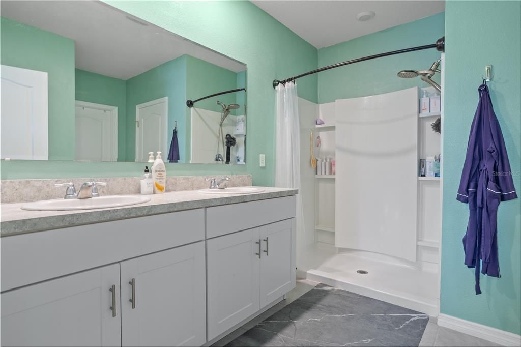 For Sale: $290,000 (4 beds, 2 baths, 1828 Square Feet)