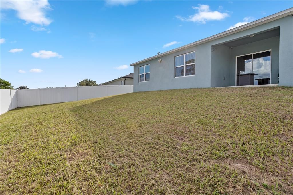 For Sale: $290,000 (4 beds, 2 baths, 1828 Square Feet)