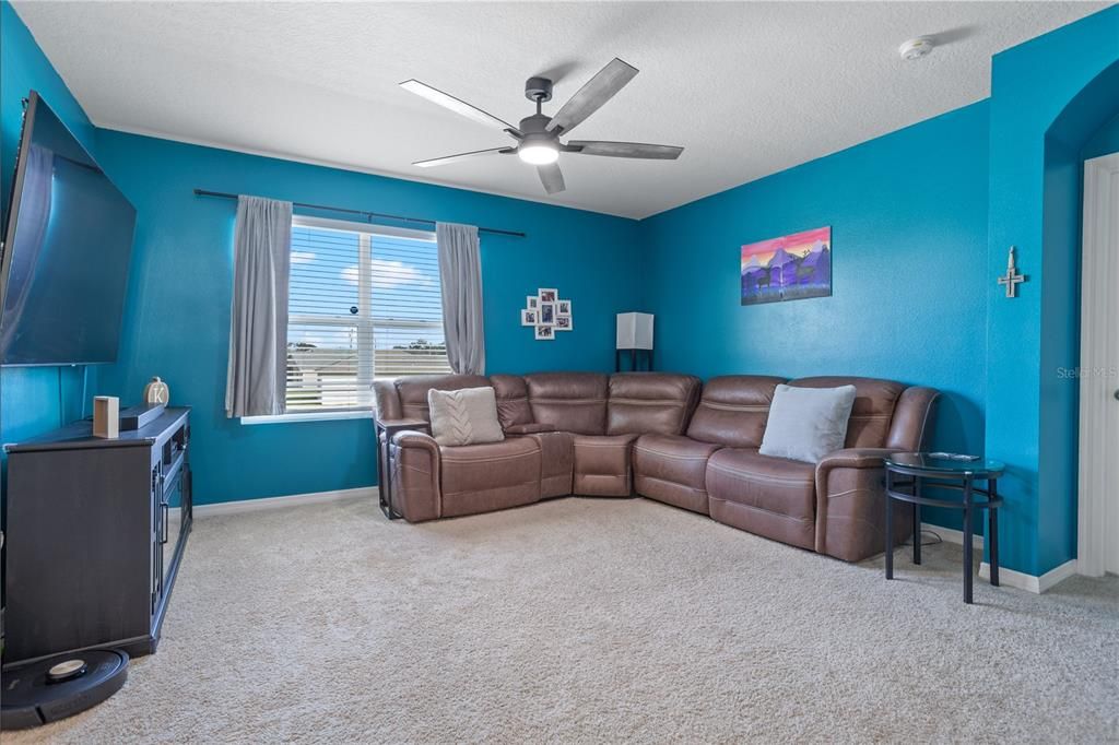 For Sale: $290,000 (4 beds, 2 baths, 1828 Square Feet)