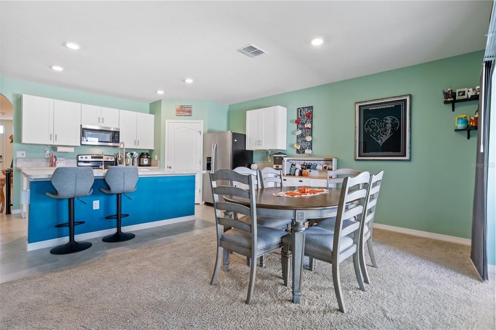 For Sale: $290,000 (4 beds, 2 baths, 1828 Square Feet)