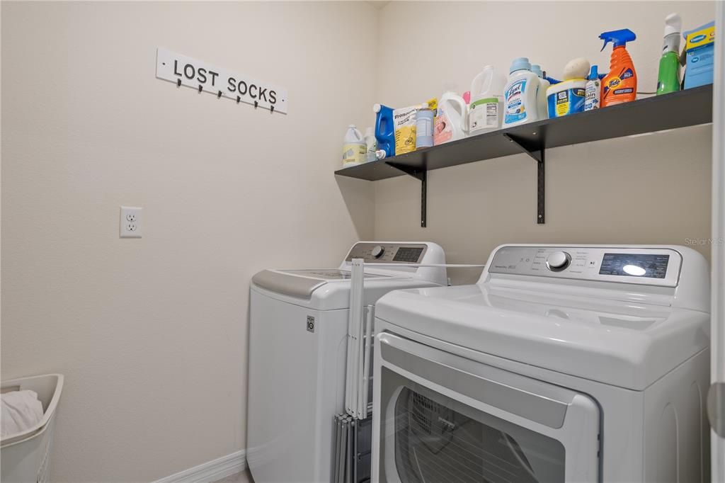 For Sale: $290,000 (4 beds, 2 baths, 1828 Square Feet)