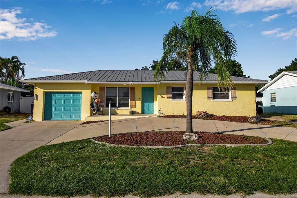 Recently Sold: $300,000 (2 beds, 2 baths, 1224 Square Feet)