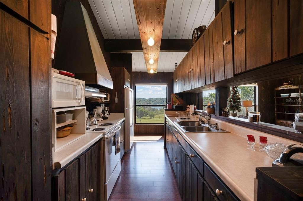 На продажу: $1,500,000 (1 спален, 1 ванн, 984 Квадратных фут)