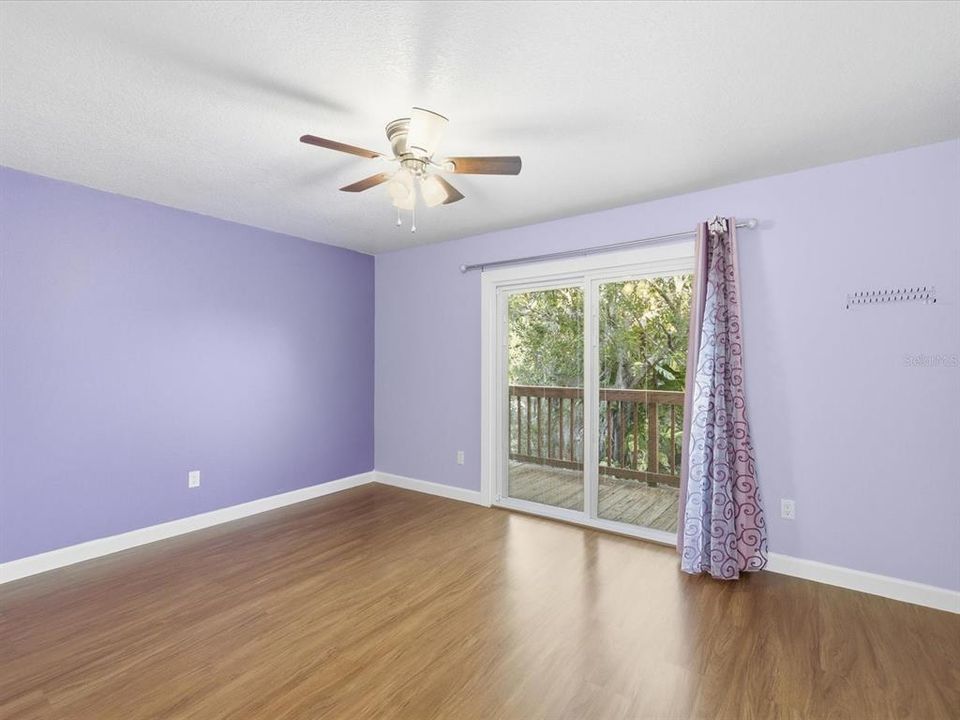 Activo con contrato: $239,000 (2 camas, 1 baños, 1080 Pies cuadrados)