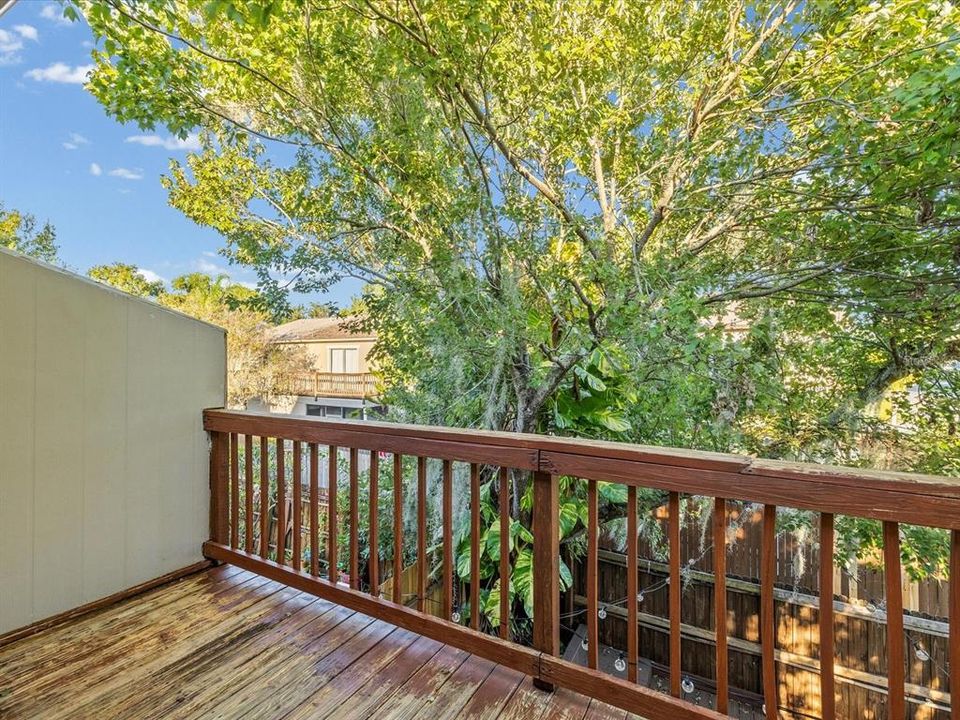 Activo con contrato: $239,000 (2 camas, 1 baños, 1080 Pies cuadrados)