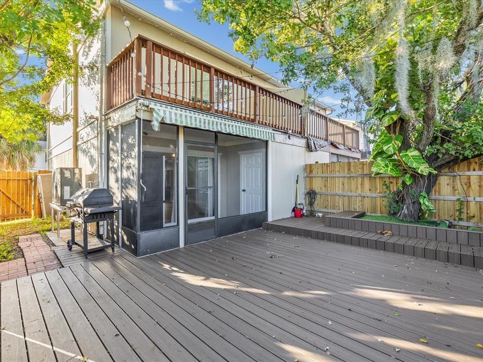 Activo con contrato: $239,000 (2 camas, 1 baños, 1080 Pies cuadrados)