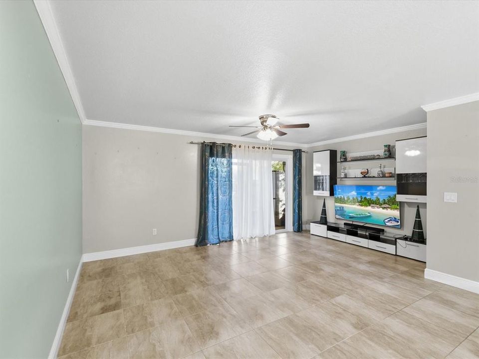 Activo con contrato: $239,000 (2 camas, 1 baños, 1080 Pies cuadrados)