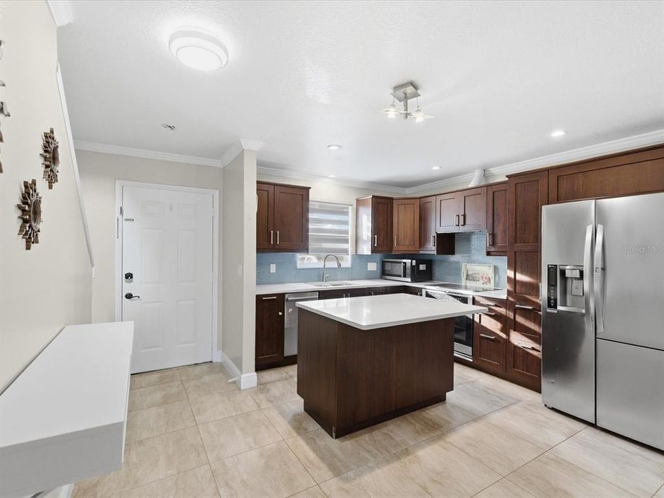 Activo con contrato: $239,000 (2 camas, 1 baños, 1080 Pies cuadrados)