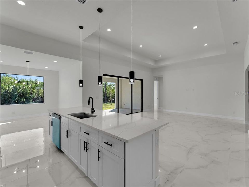 出租: $2,200 (3 贝兹, 2 浴室, 1839 平方英尺)