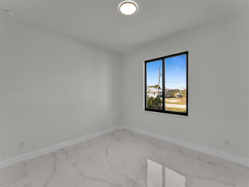 出租: $2,200 (3 贝兹, 2 浴室, 1839 平方英尺)