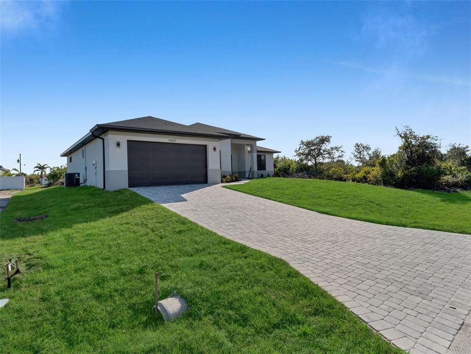 出租: $2,200 (3 贝兹, 2 浴室, 1839 平方英尺)