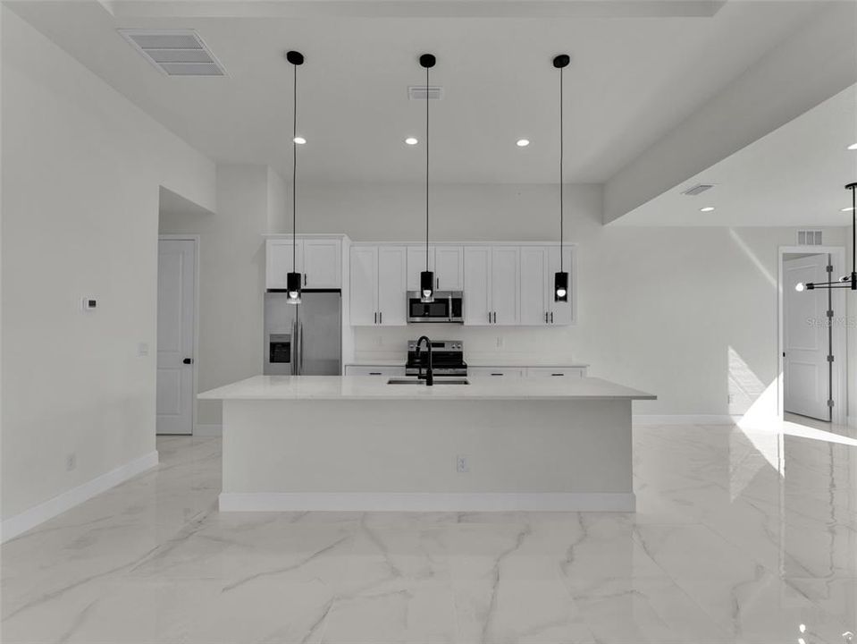 出租: $2,200 (3 贝兹, 2 浴室, 1839 平方英尺)