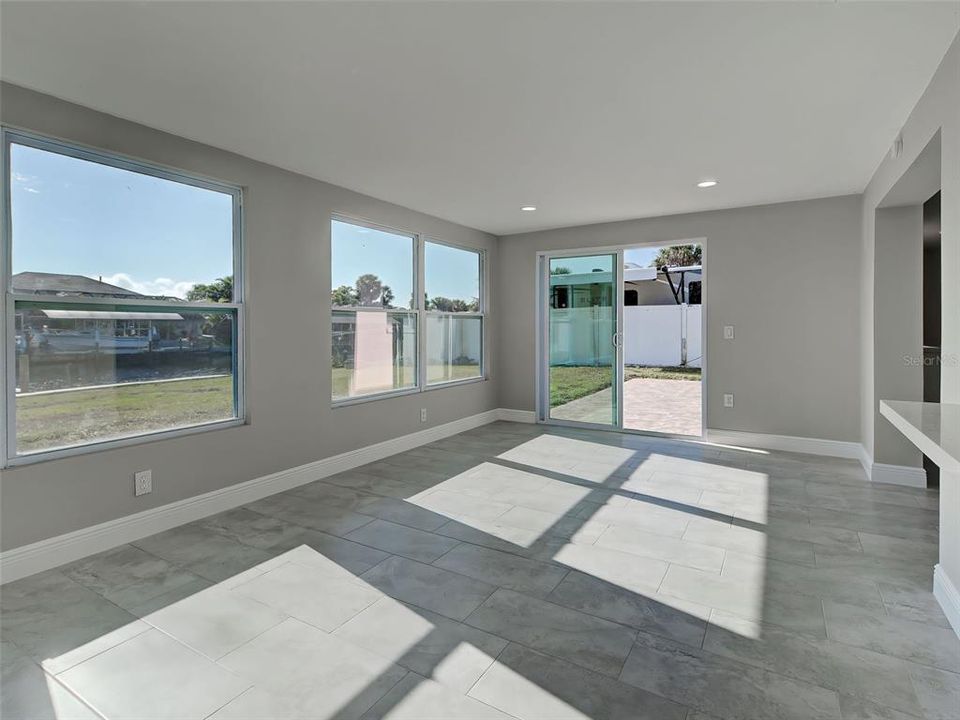 En Renta: $2,700 (3 camas, 2 baños, 1860 Pies cuadrados)