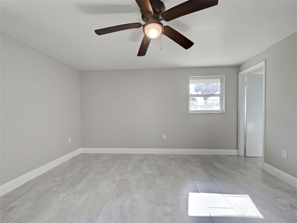 En Renta: $2,700 (3 camas, 2 baños, 1860 Pies cuadrados)