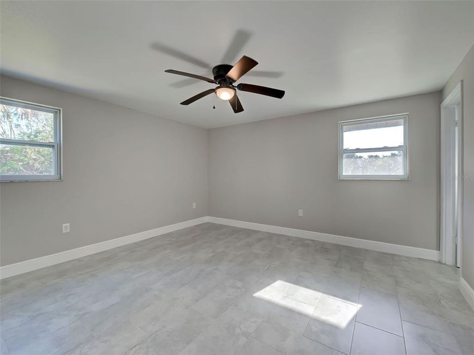 En Renta: $2,700 (3 camas, 2 baños, 1860 Pies cuadrados)