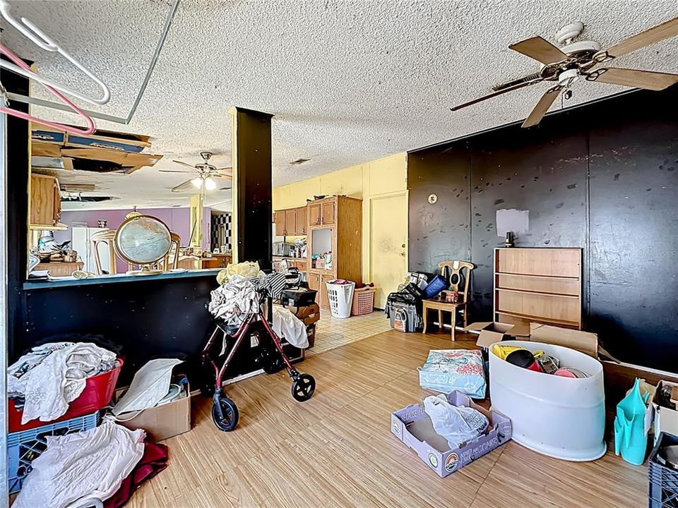 En Venta: $189,999 (4 camas, 2 baños, 2362 Pies cuadrados)