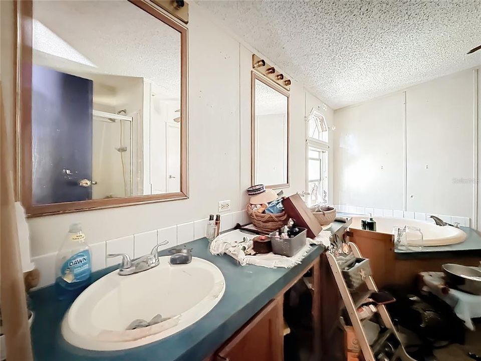 En Venta: $189,999 (4 camas, 2 baños, 2362 Pies cuadrados)