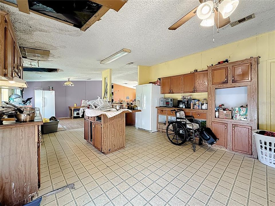 En Venta: $189,999 (4 camas, 2 baños, 2362 Pies cuadrados)