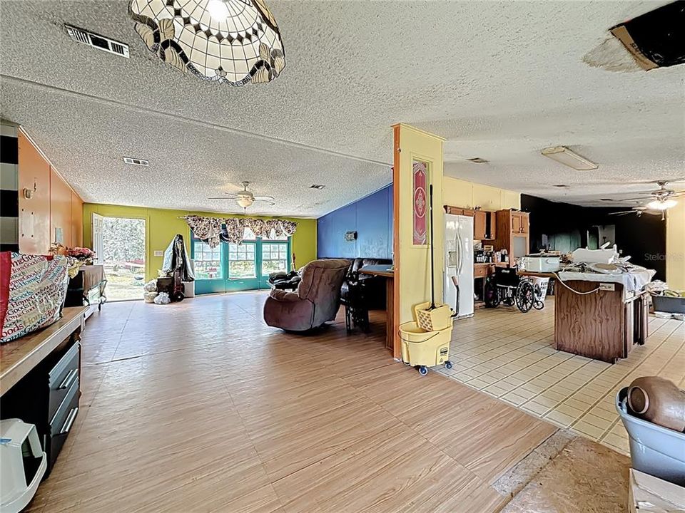 En Venta: $189,999 (4 camas, 2 baños, 2362 Pies cuadrados)