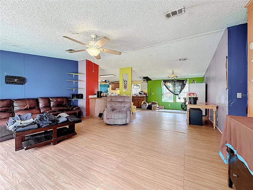 En Venta: $189,999 (4 camas, 2 baños, 2362 Pies cuadrados)