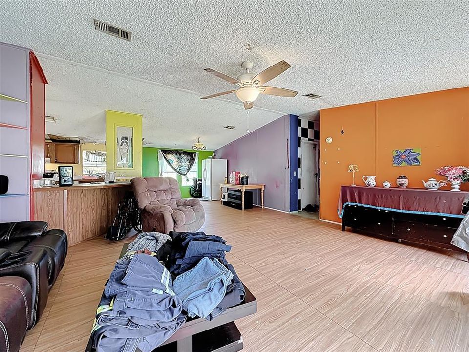 En Venta: $189,999 (4 camas, 2 baños, 2362 Pies cuadrados)