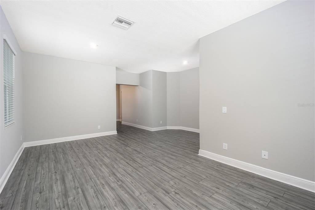 For Sale: $393,900 (4 beds, 2 baths, 1851 Square Feet)